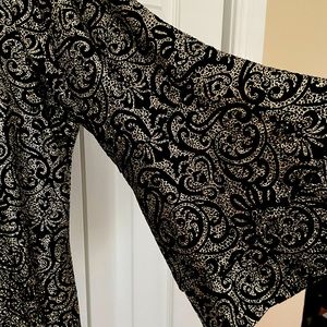 Women’s beautiful blouse. New with no tags.